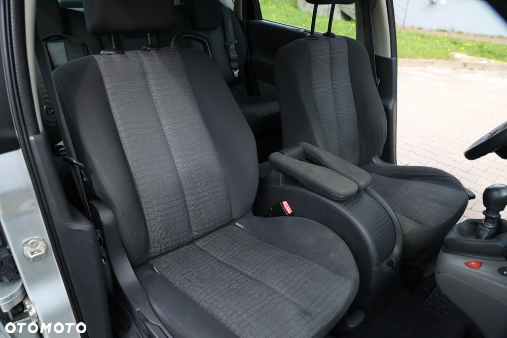 Renault Scenic 1.6 16V Confort Expression - 11