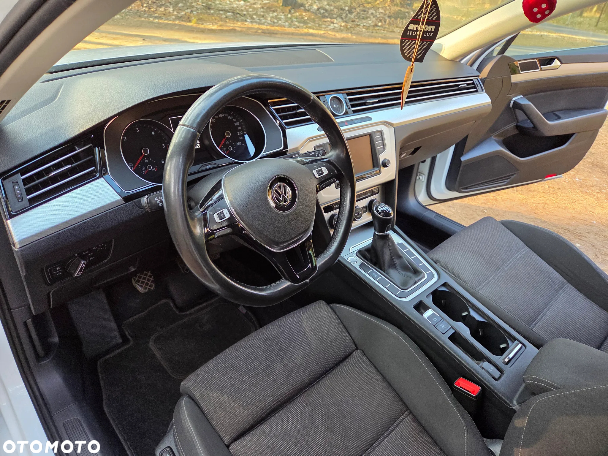 Volkswagen Passat 2.0 TDI BMT Highline - 11