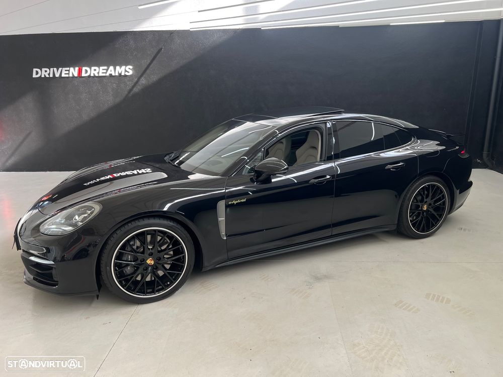 Porsche Panamera 4 E-Hybrid Platinum Edition - 30