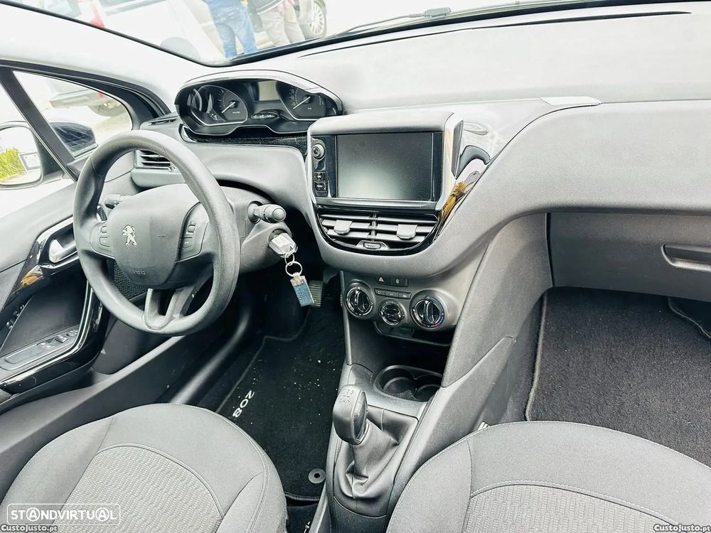 Peugeot 208 - 15