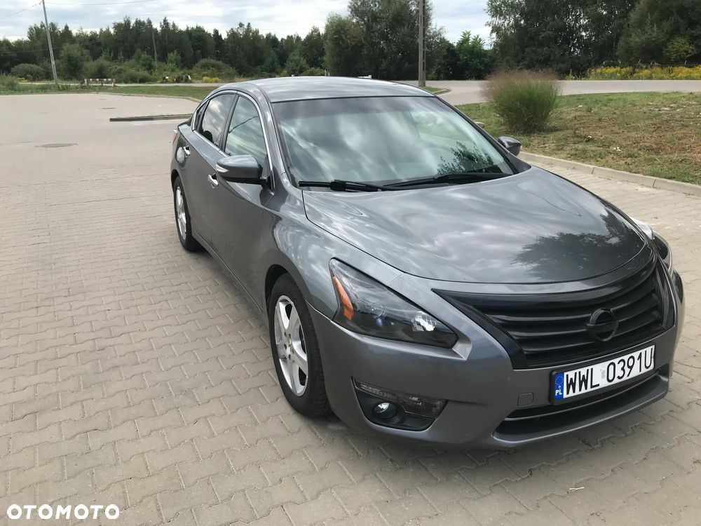 Nissan Altima - 12
