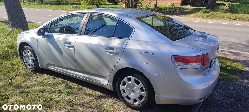 Toyota Avensis 1.6 Luna - 5