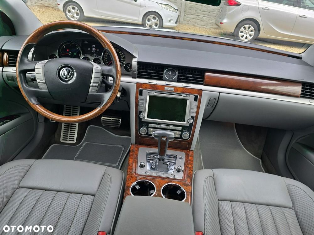 Volkswagen Phaeton - 9
