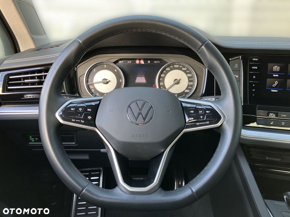 Volkswagen Touareg - 12