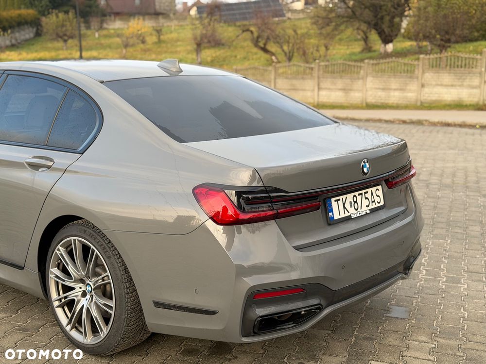 BMW Seria 7 730d xDrive mHEV - 9