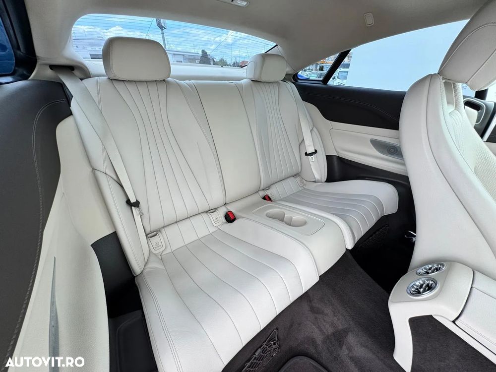Mercedes-Benz E 400 4Matic Coupe 9G-TRONIC AMG Line - 28