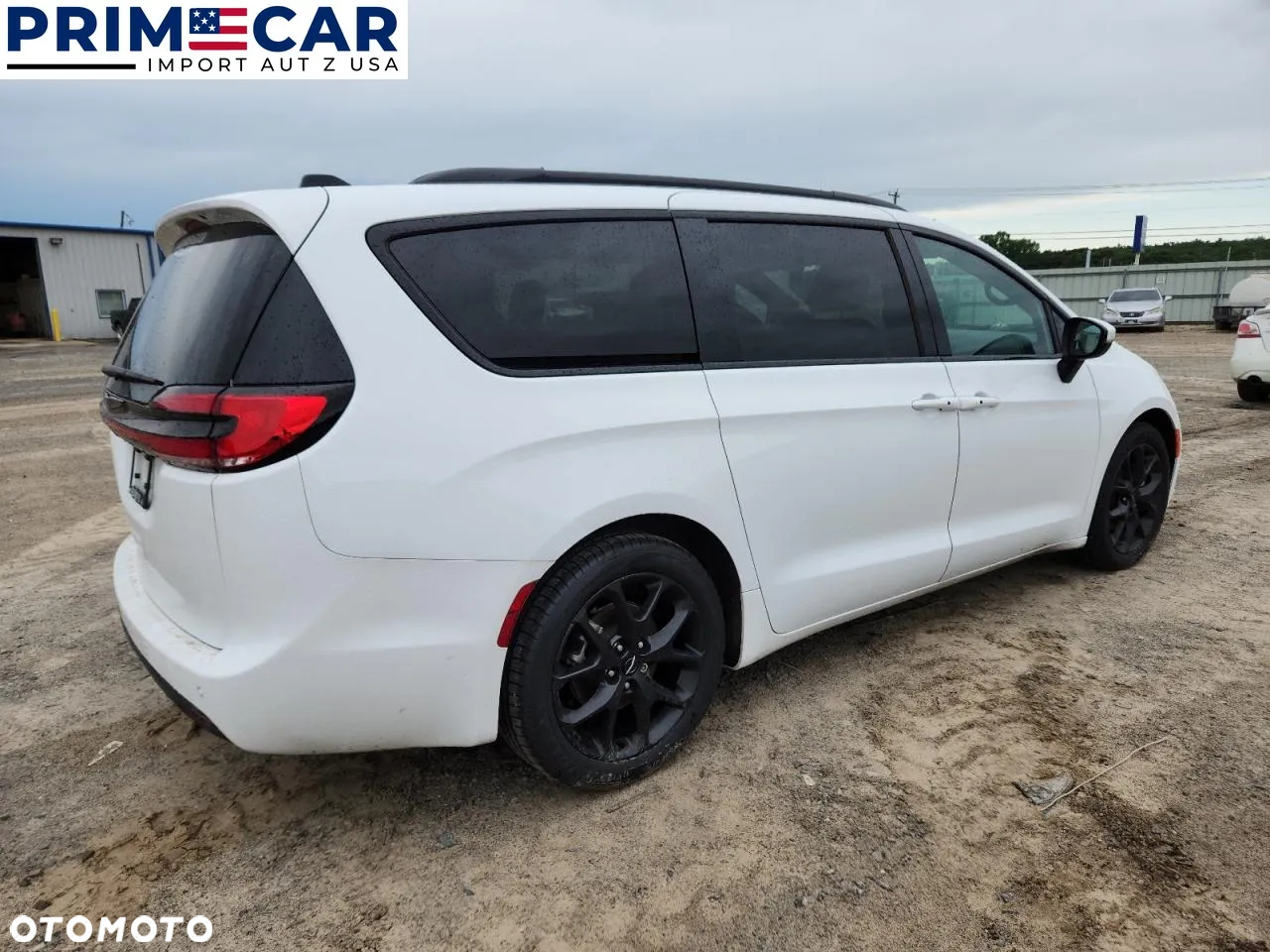 Chrysler Pacifica - 3