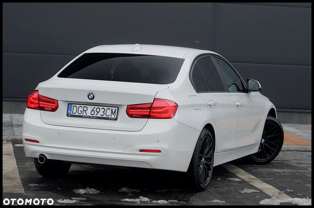 BMW Seria 3 318i - 16