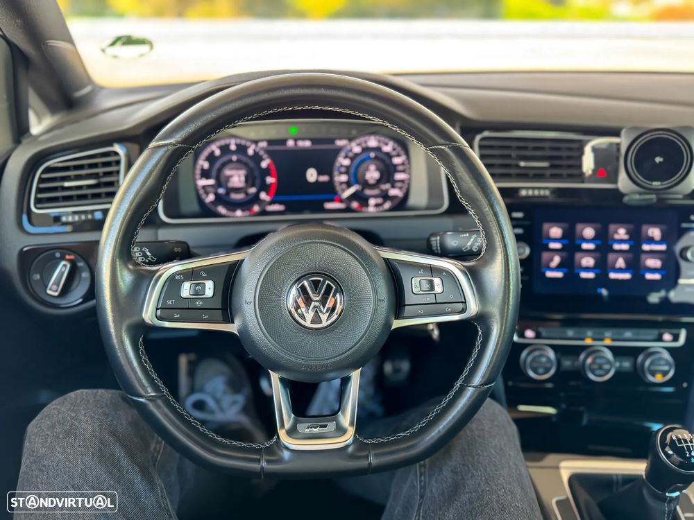VW Golf 1.5 TSI R-Line - 16