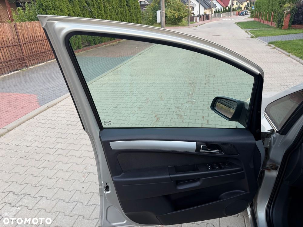 Opel Zafira 1.8 Easytronic Family Plus - 30