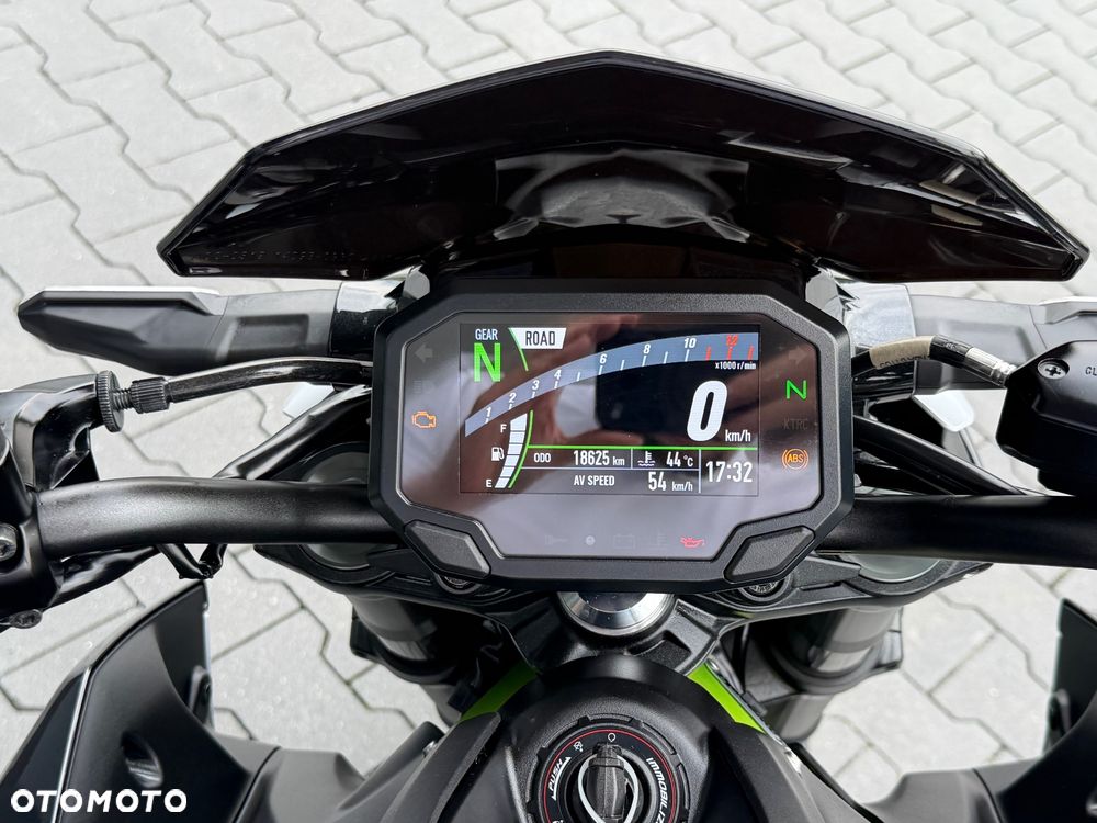 Kawasaki Z 900 - 25