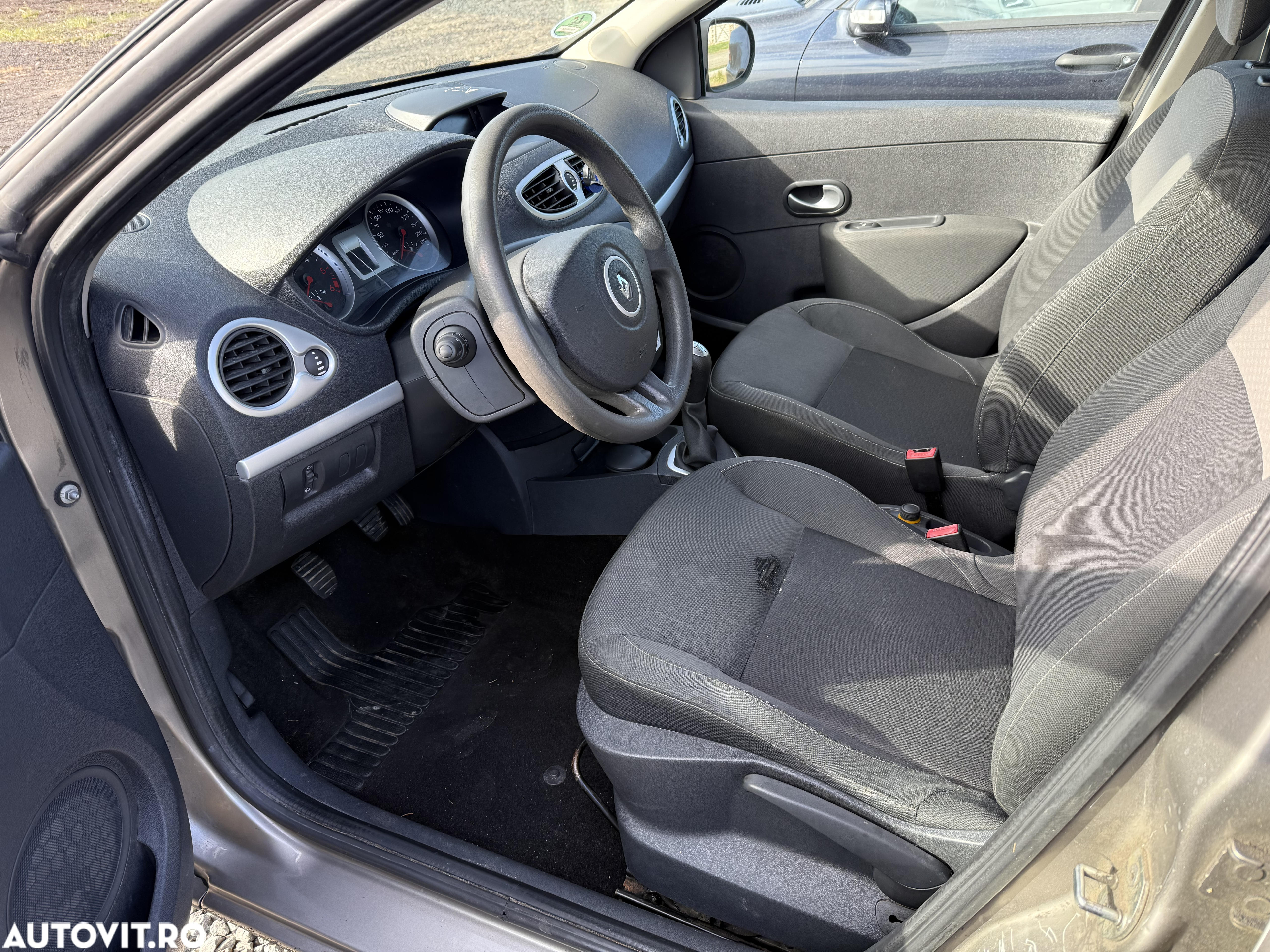 Renault Clio 1.5 dCi 85 FAP Grandtour Dynamique - 4