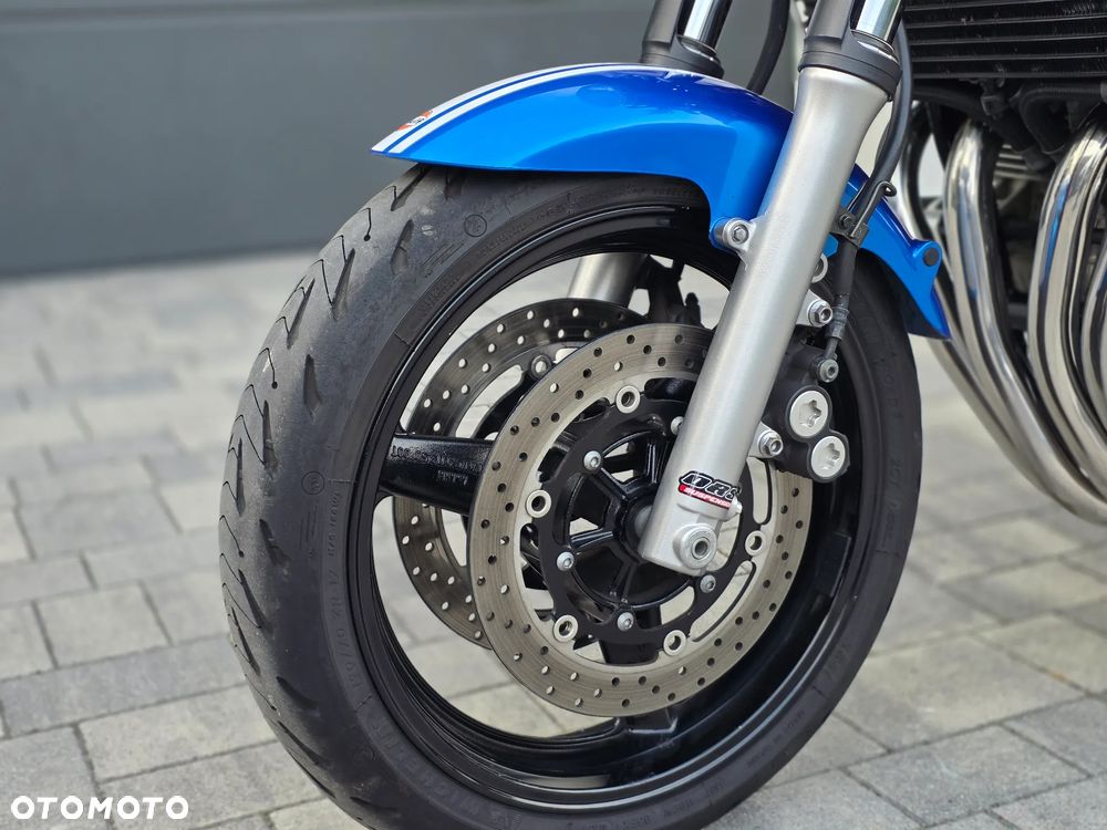 Yamaha XJR - 28