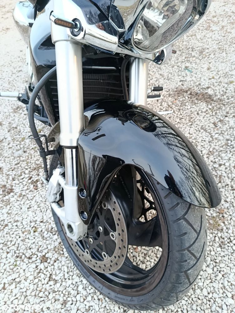 Suzuki Intruder - 10