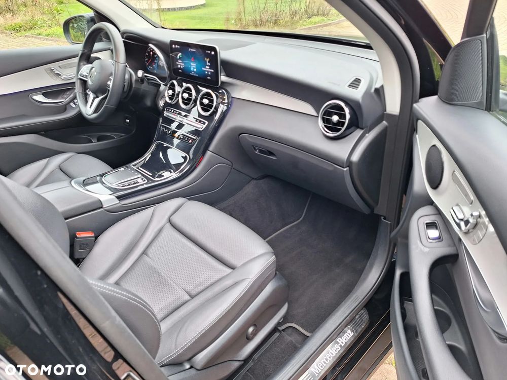 Mercedes-Benz GLC 220 d 4Matic 9G-TRONIC AMG Line - 30