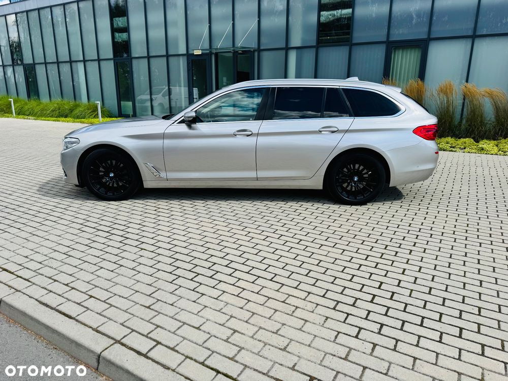 BMW Seria 5 518d - 33