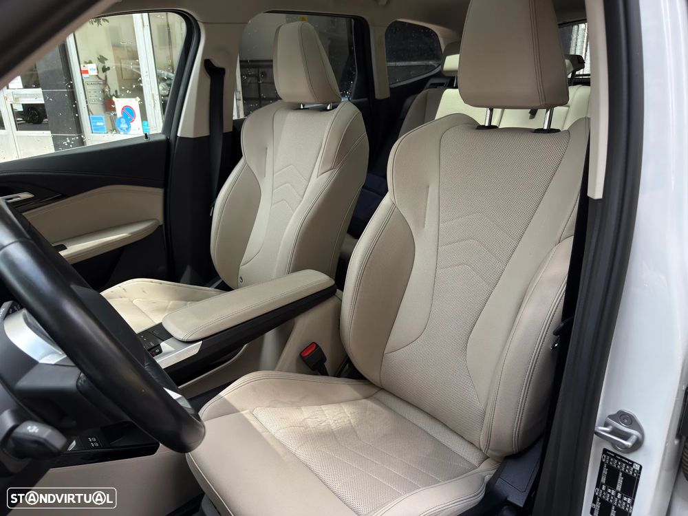BMW iX1 xDrive30 xLine - 16