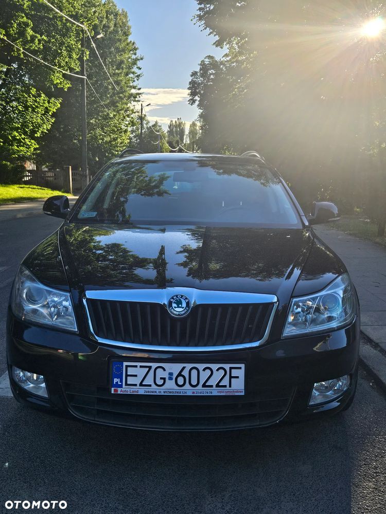 Skoda Octavia 1.4 TSI Ambiente DSG - 2
