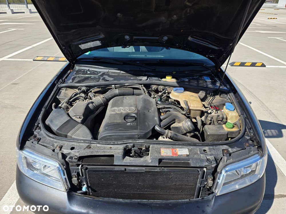 Audi A4 Avant 1.8 - 10