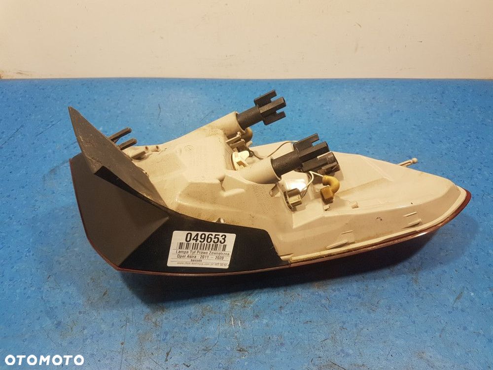 OPEL ASTRA J LIFT KOMBI LAMPA TYŁ PRAWA ZEWNĘTRZNA 13282243 - 12