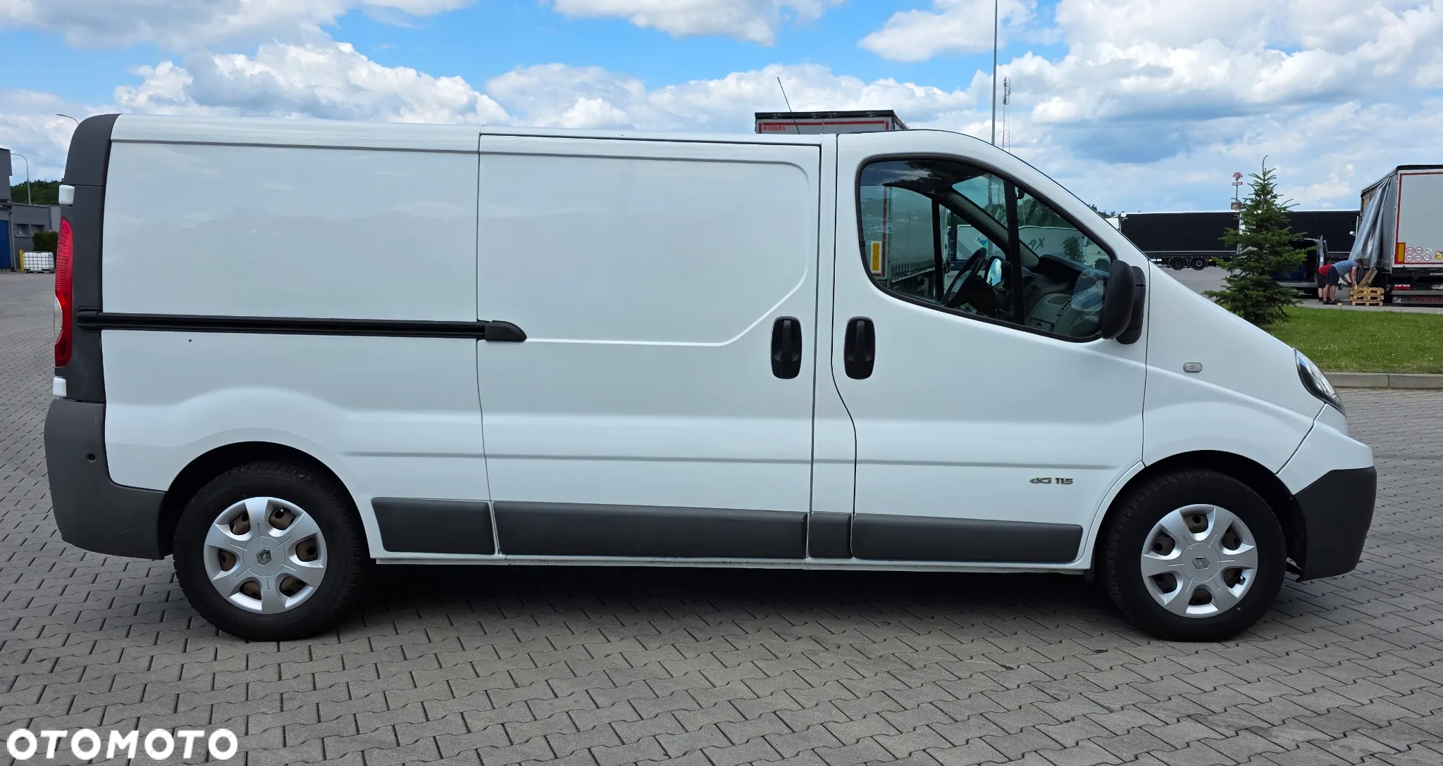 Renault TRAFIC - 11