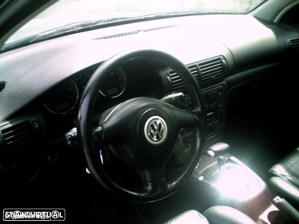 VW Passat 2.8 v6 de 2002 para peças - 5