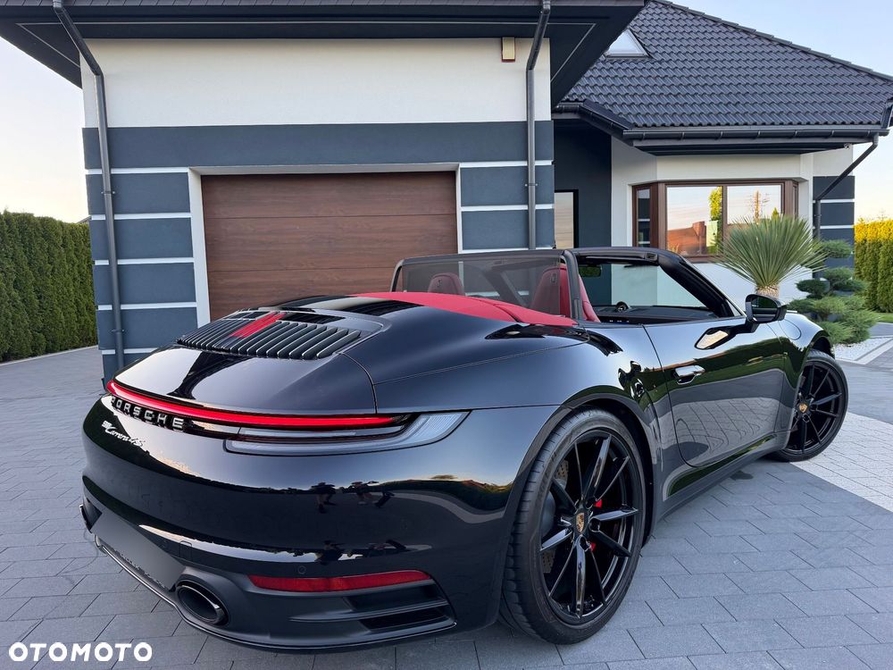 Porsche 911 Carrera 4S - 33