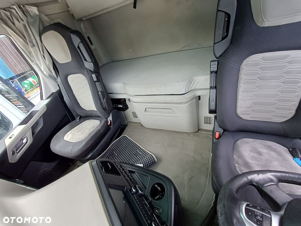 Ford F-MAX - 6