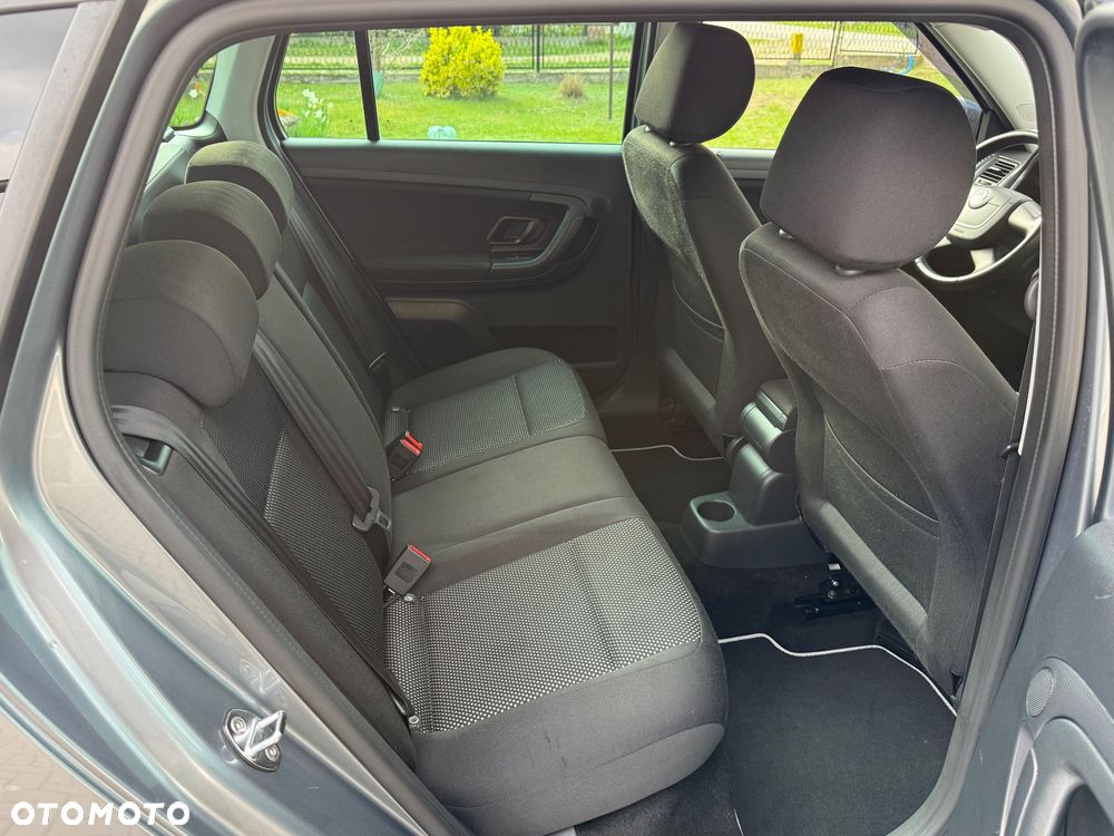Skoda Fabia 1.6 TDI DPF Scout - 24