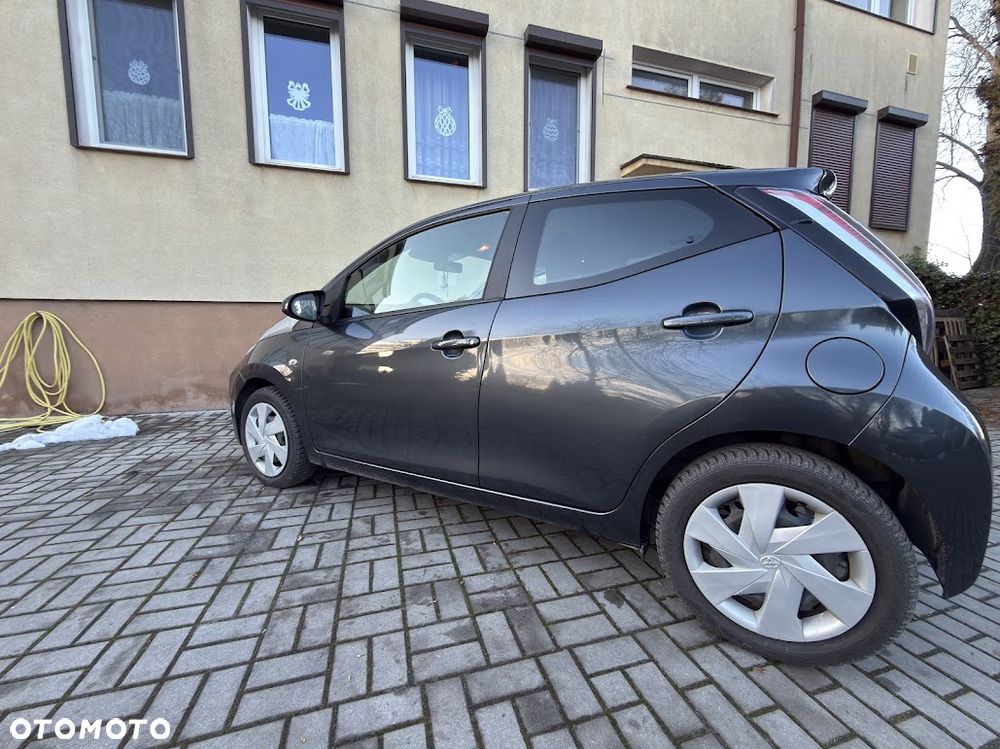 Toyota Aygo x-play Eco - 26