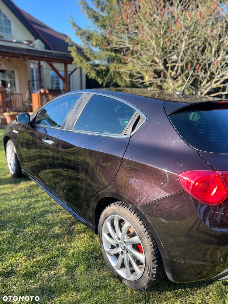 Alfa Romeo Giulietta 2.0 JTDM Distinctive - 37