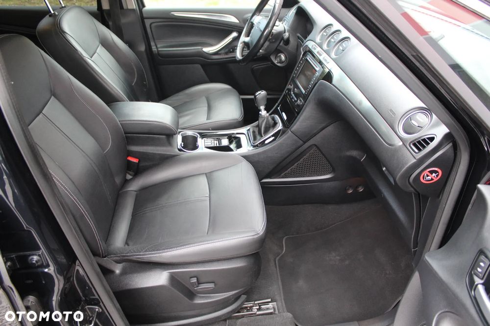 Ford S-Max - 8