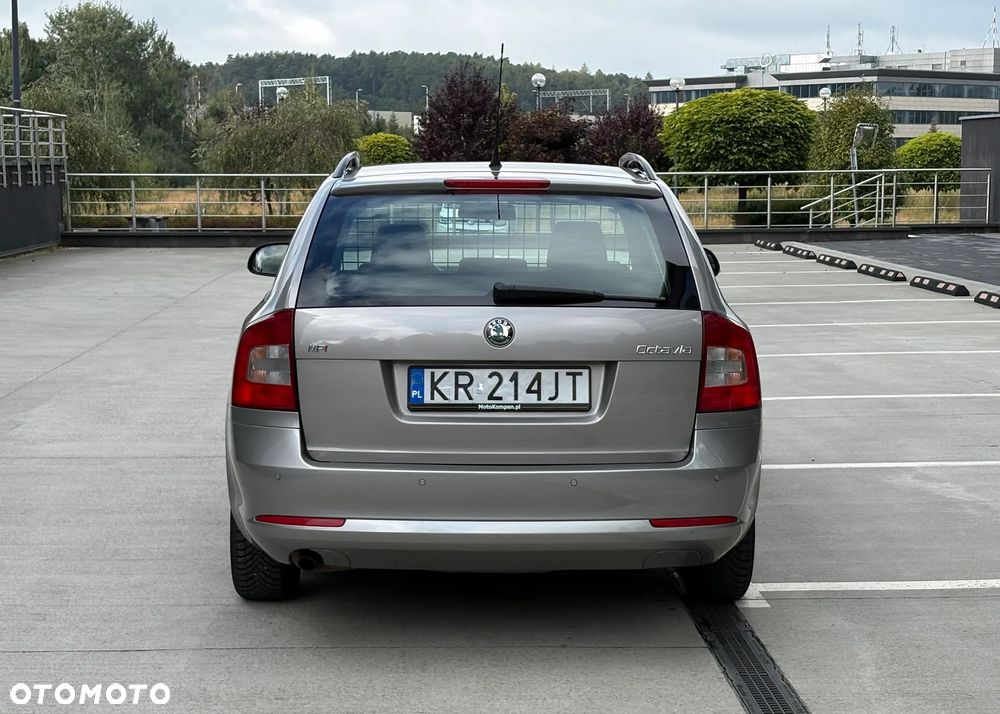 Skoda Octavia 1.6 Ambiente EU5 - 5