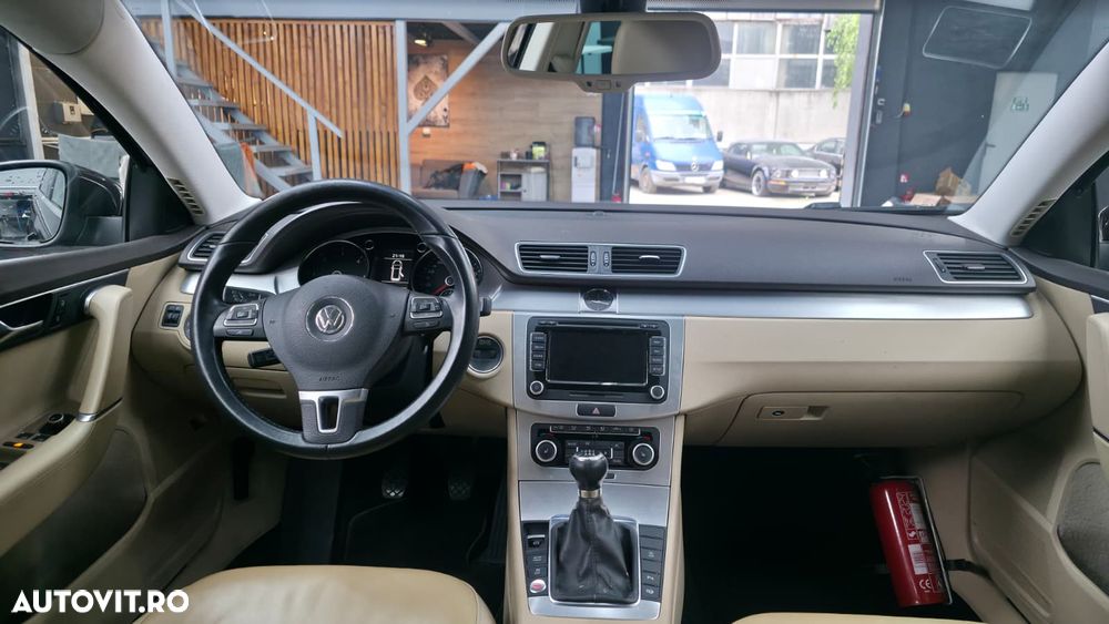 Volkswagen Passat 2.0 TDI 4Motion BlueMotion Technology Highline - 5