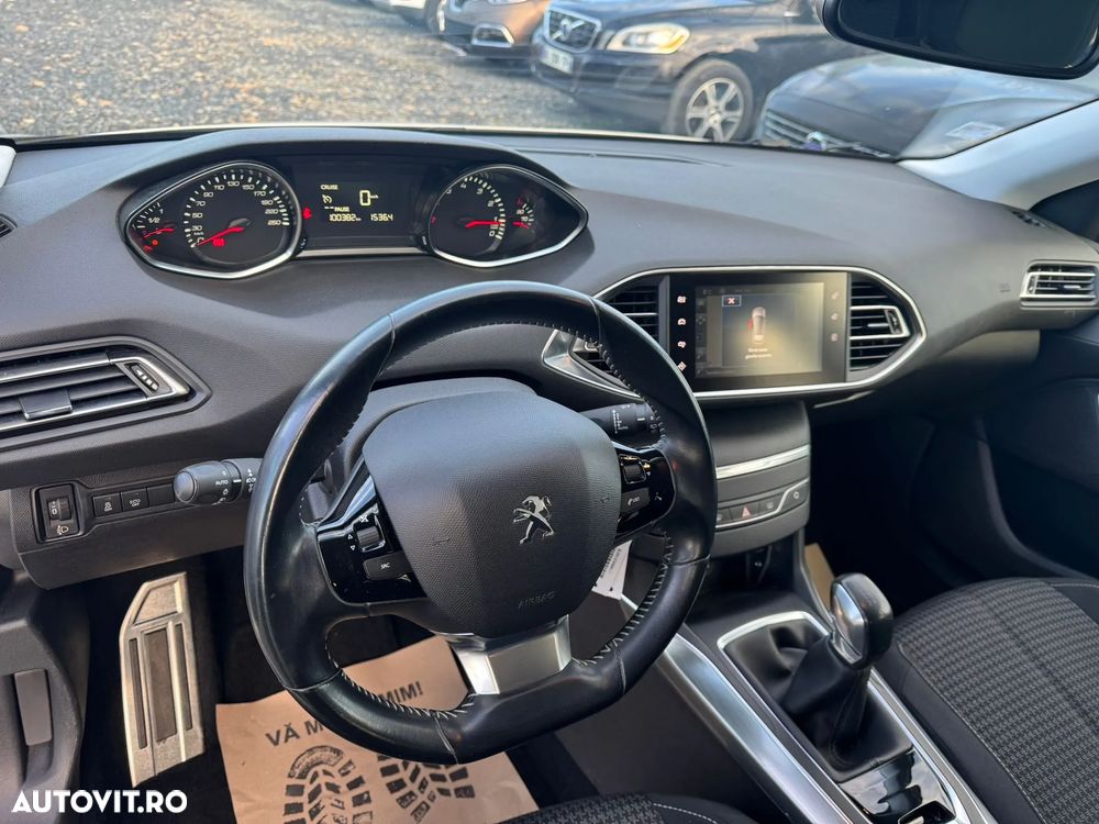 Peugeot 308 1.2 L PureTech Turbo S&S Active - 10