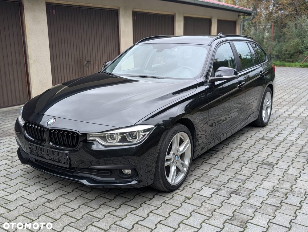 BMW Seria 3 318d Touring - 17
