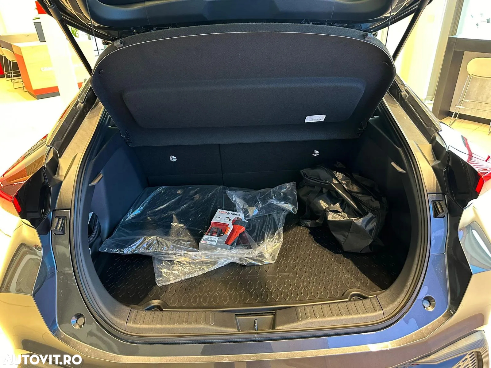 Toyota C-HR - 11