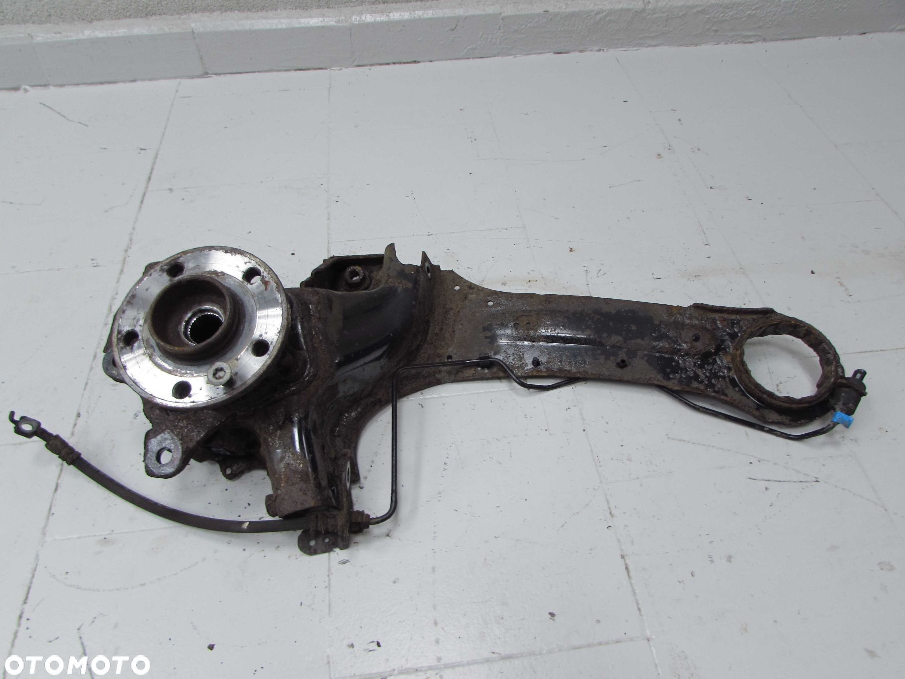 VOLVO XC70 III V70 III AWD 07-16 PIASTA ZWROTNICA WAHACZ TYL LEWY 7G915A969 - 1