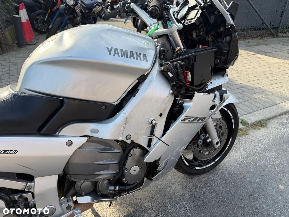 Yamaha FJR - 28