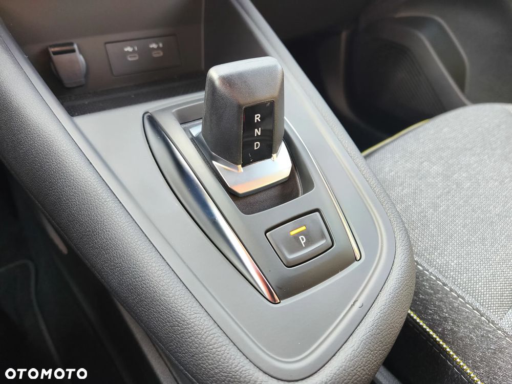 Mitsubishi Grandis - 17