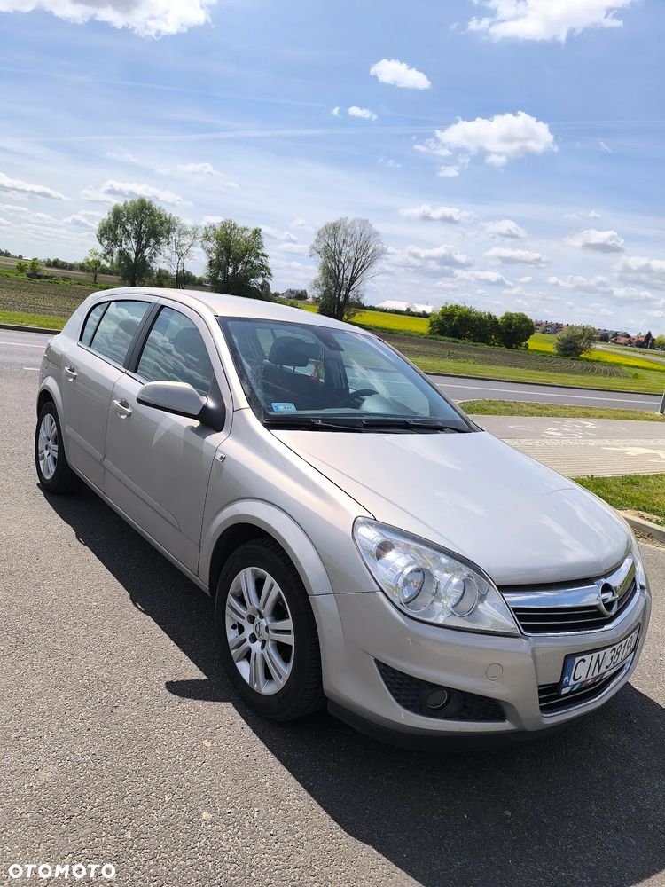 Opel Astra 1.7 CDTI DPF Cosmo - 3