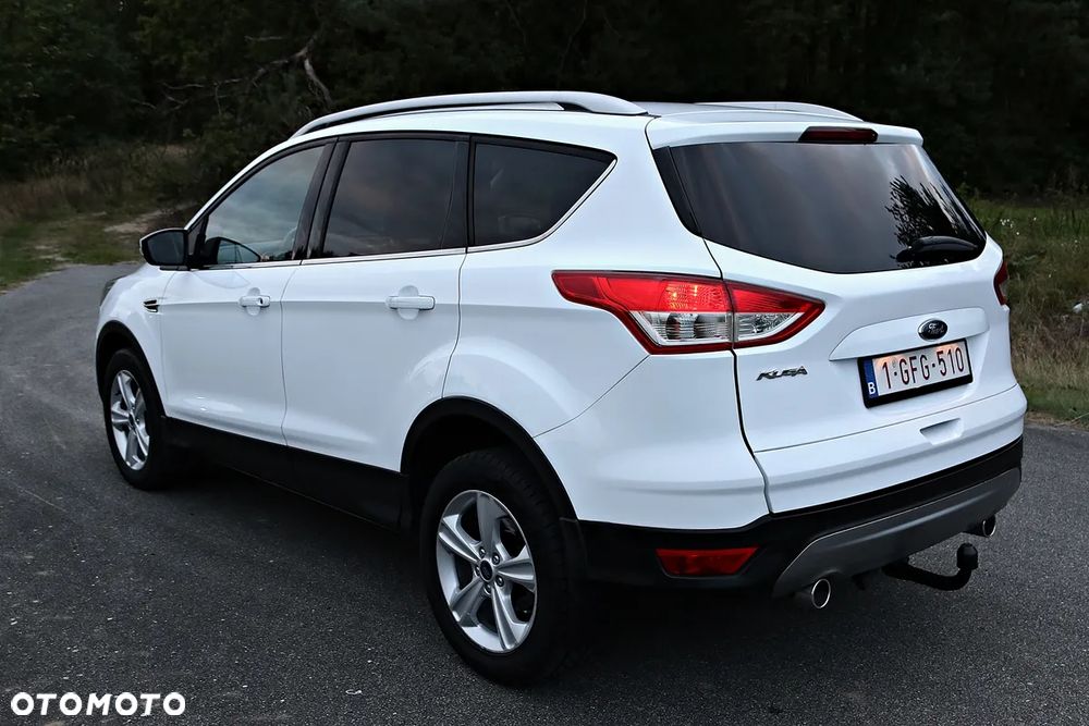 Ford Kuga 2.0 TDCi 2x4 Titanium - 24