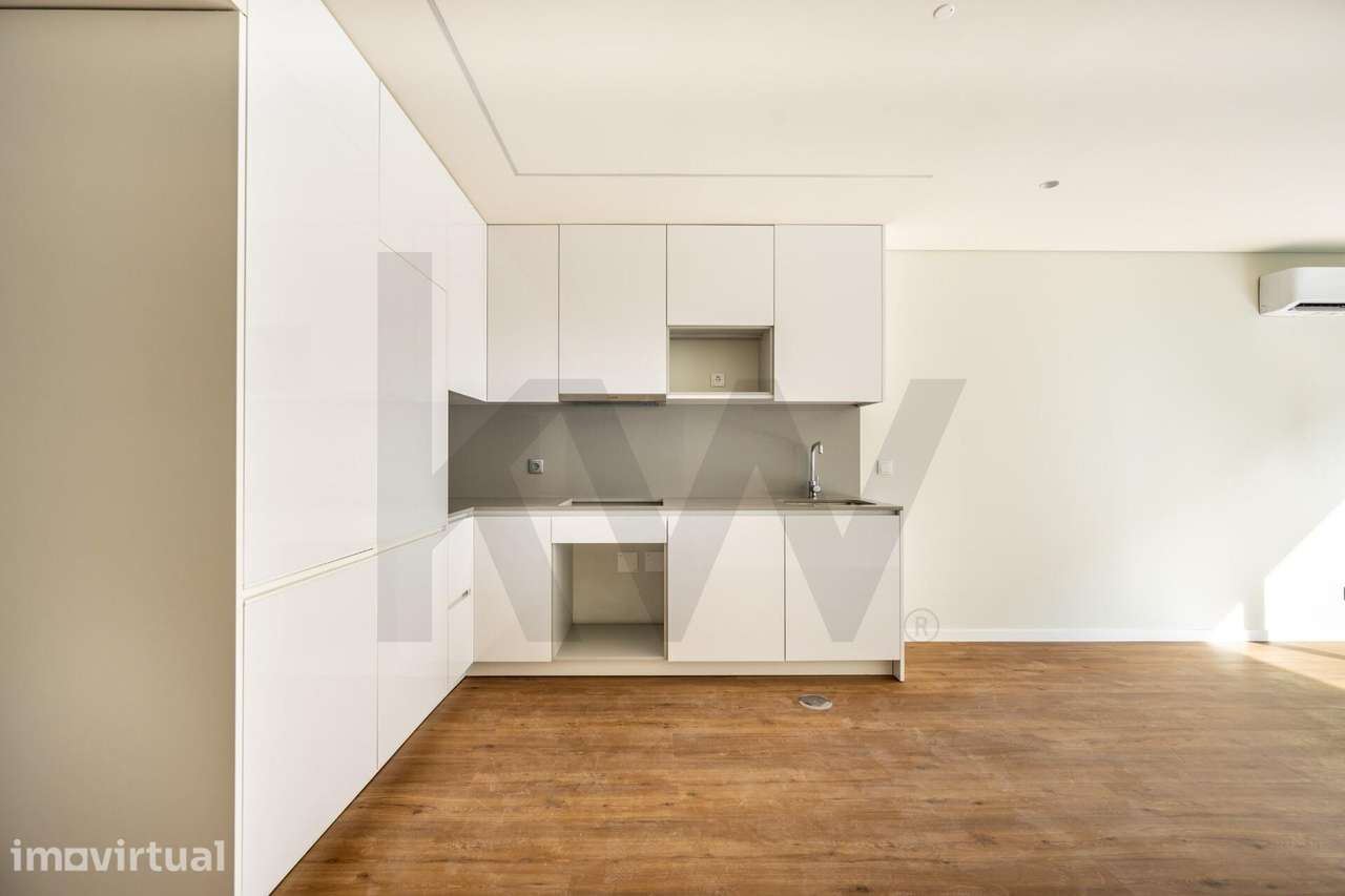 Apartamento T2 com varanda, situado no 1º piso em Vila Nova de Gaia. - Grande imagem: 4/16