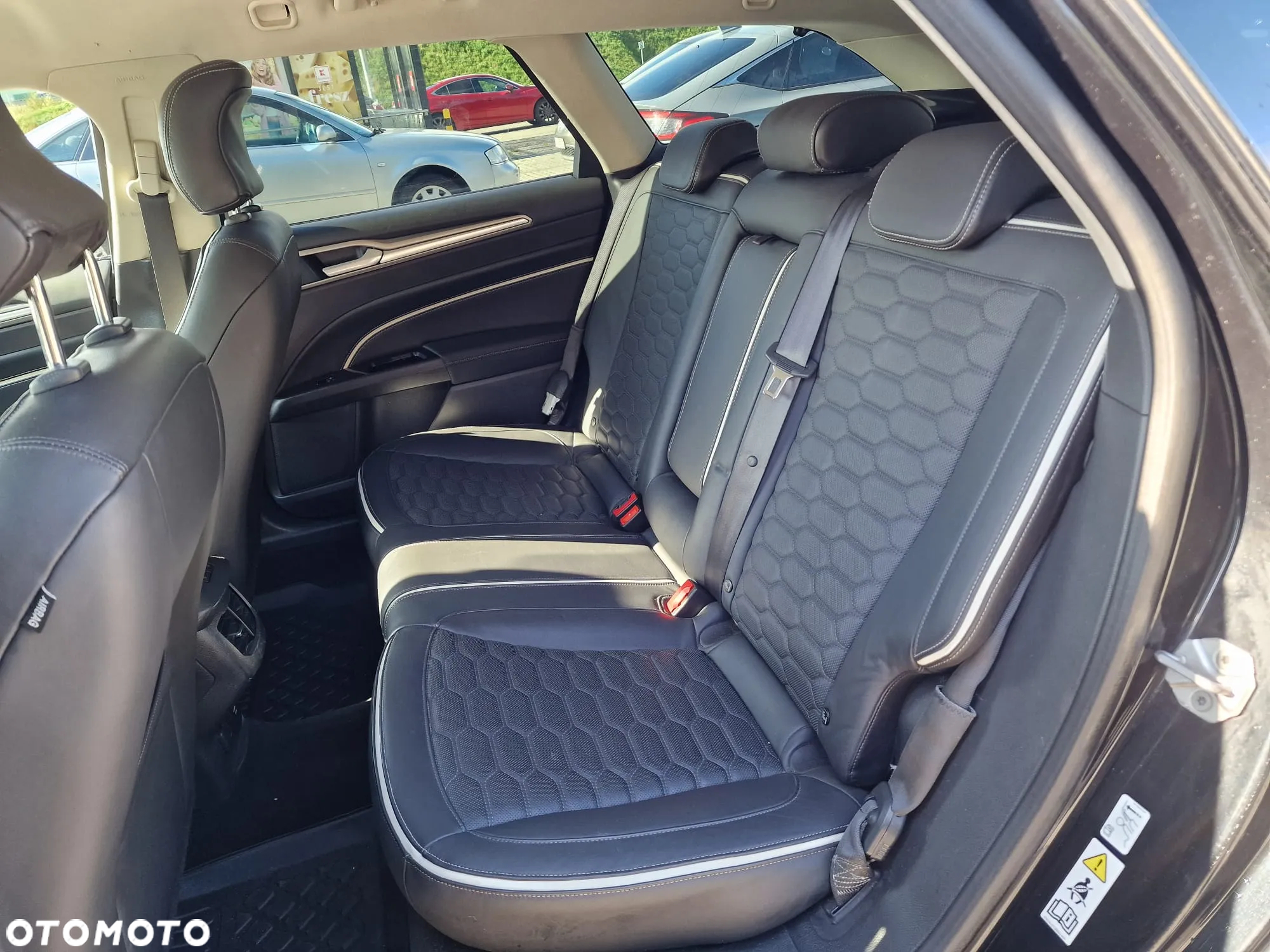 Ford Mondeo 2.0 TDCi Titanium PowerShift - 8