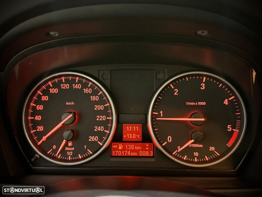 BMW 320 d Line Sport - 13