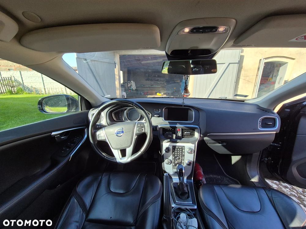 Volvo V40 D2 - 8