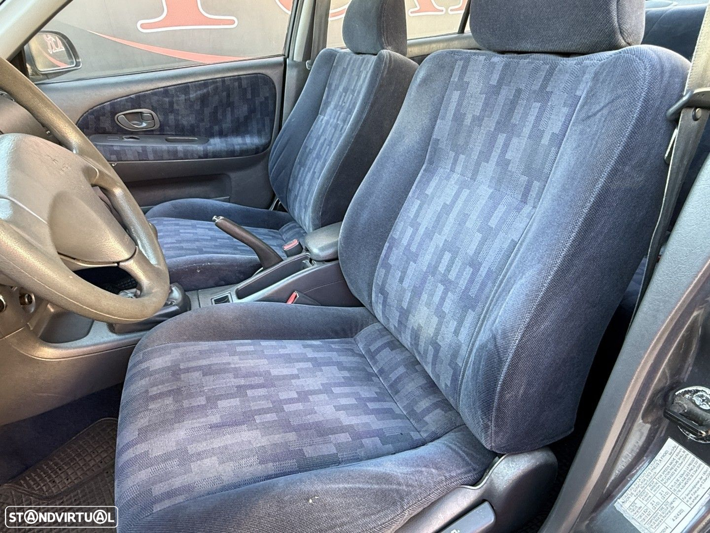 Mitsubishi Lancer 1300 GLX - 14