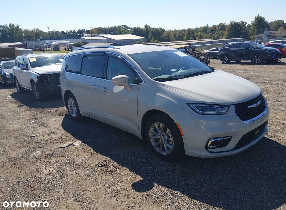 Chrysler Pacifica 2021 photo 3
