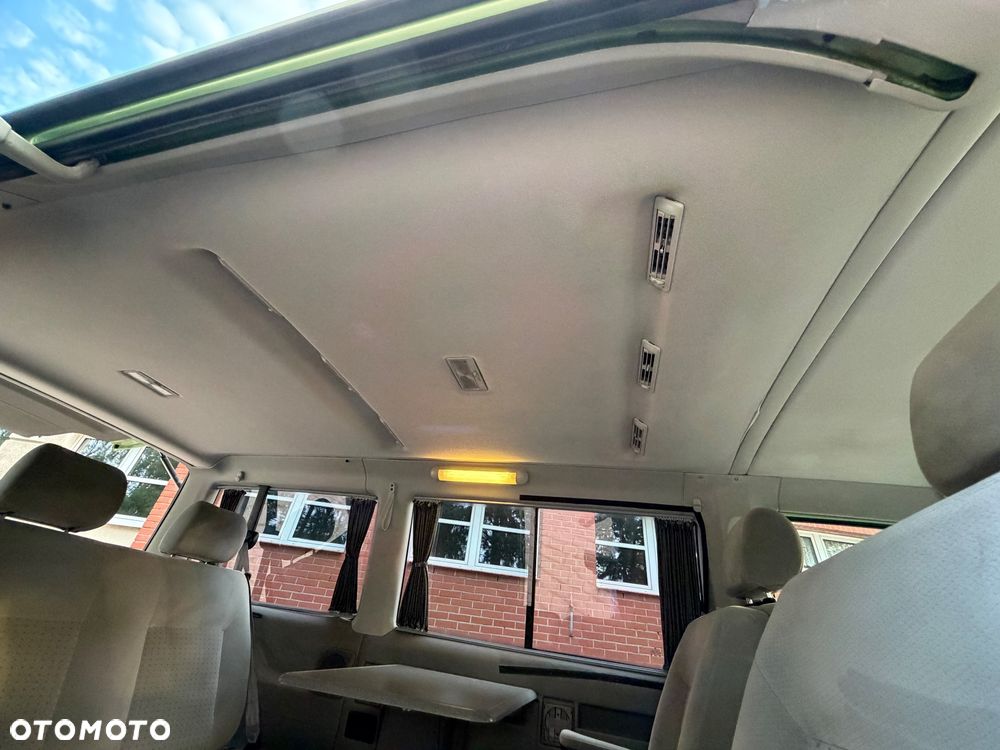 Volkswagen Multivan - 27