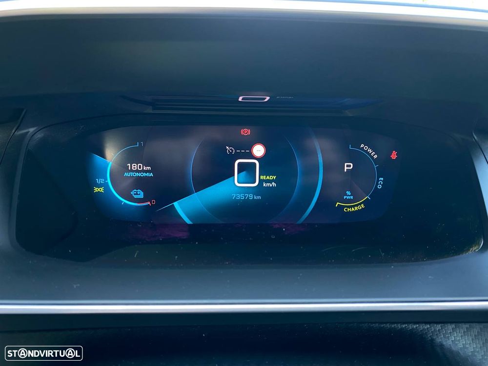 Peugeot e-2008 50 kWh GT - 6